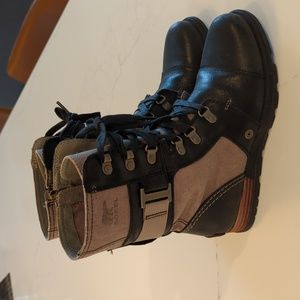 Women's Sorel Major Carly Boots 7